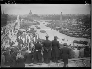 Fête de la Libération, avril 1945. Coll. MRN –  fonds dit du Matin.